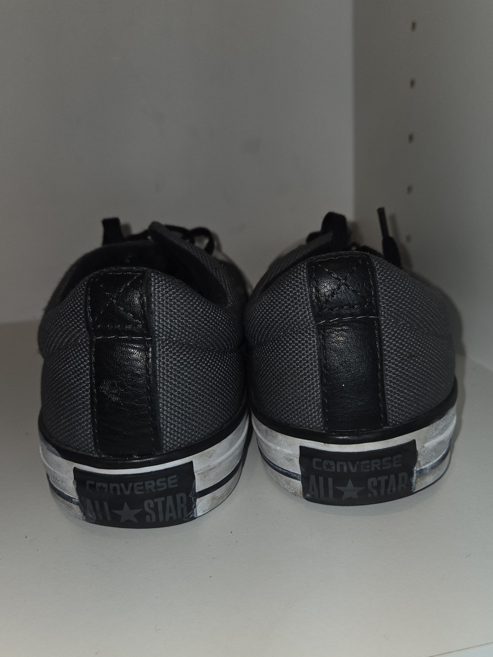 Converse Men’s Charcoal and Black Low-Top Sneakers